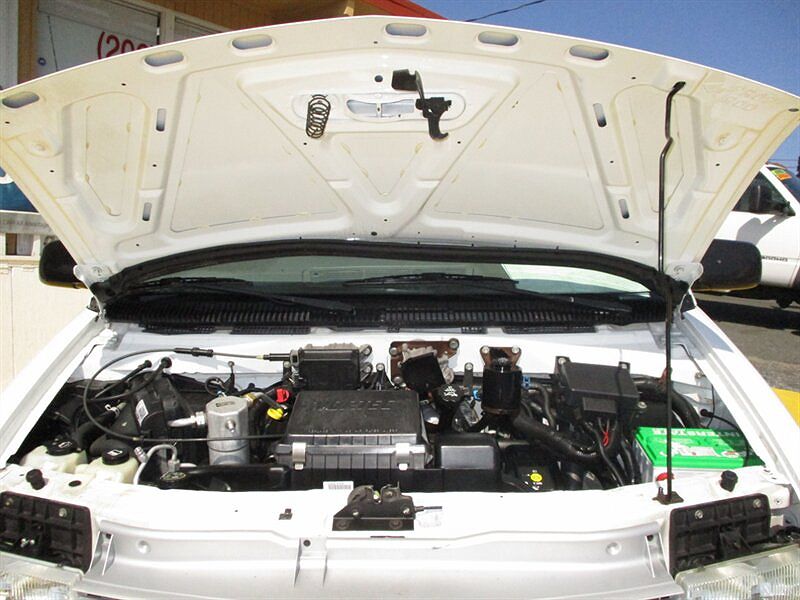 2003 Chevrolet Astro Base image 15