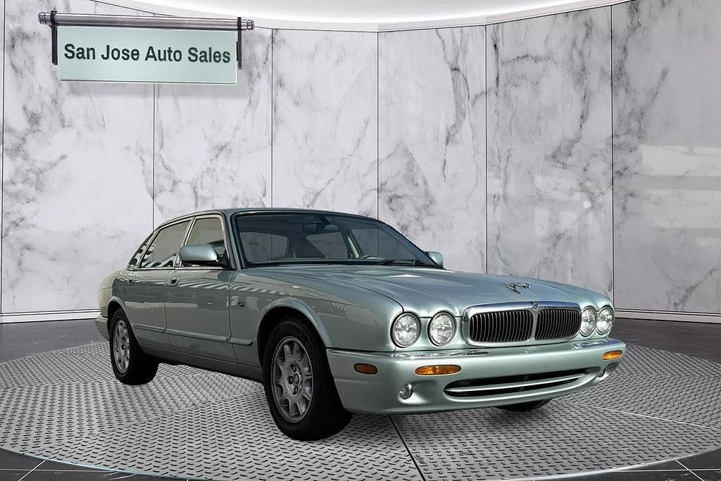 2000 Jaguar XJ null image 2