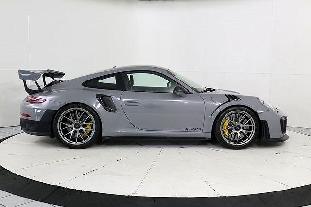 2019 Porsche 911 GT2 image 3