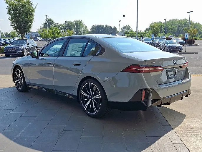 2025 BMW i5