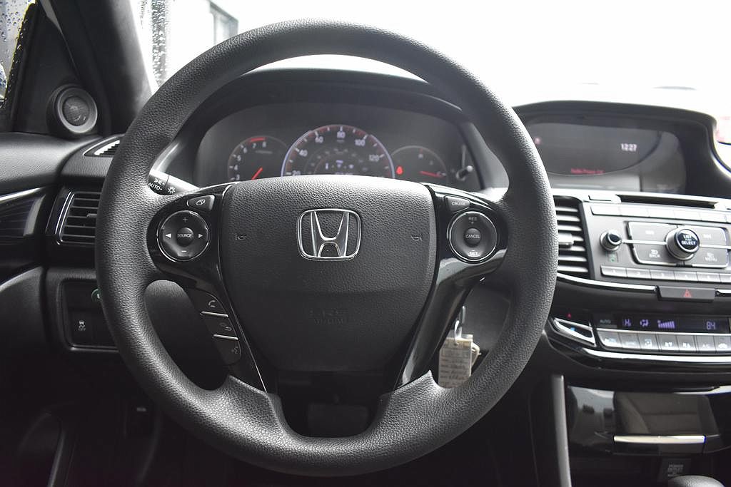 2016 Honda Accord LXS image 14