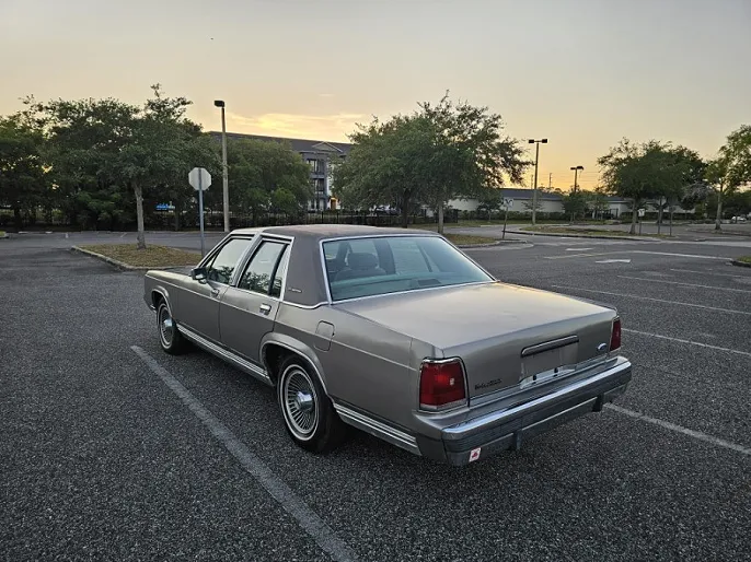 1989 Ford LTD