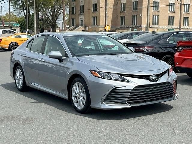 2023 Toyota Camry LE image 9