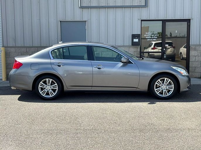 2013 Infiniti G37