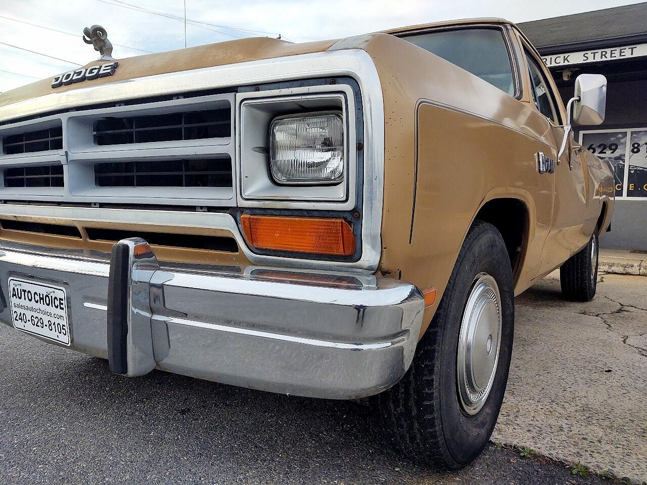 1986 Dodge Ram 250 null image 39