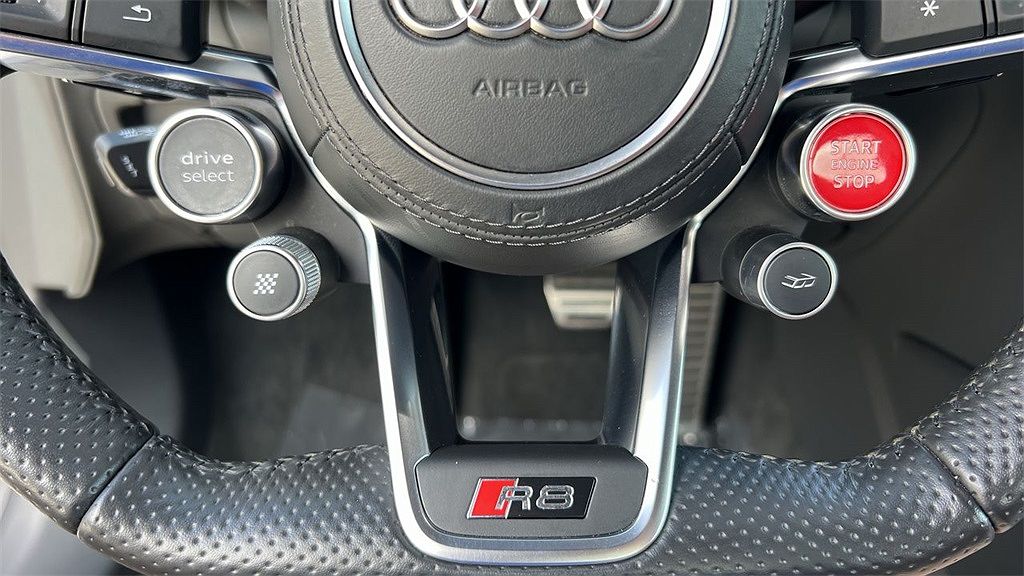 2022 Audi R8 5.2 image 57