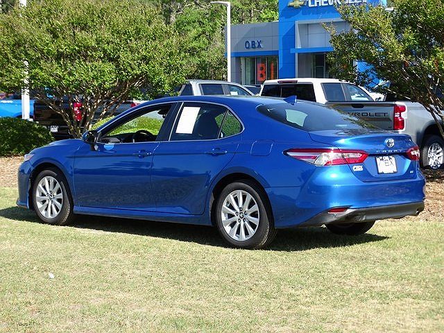 2019 Toyota Camry LE image 3