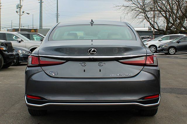 2021 Lexus ES