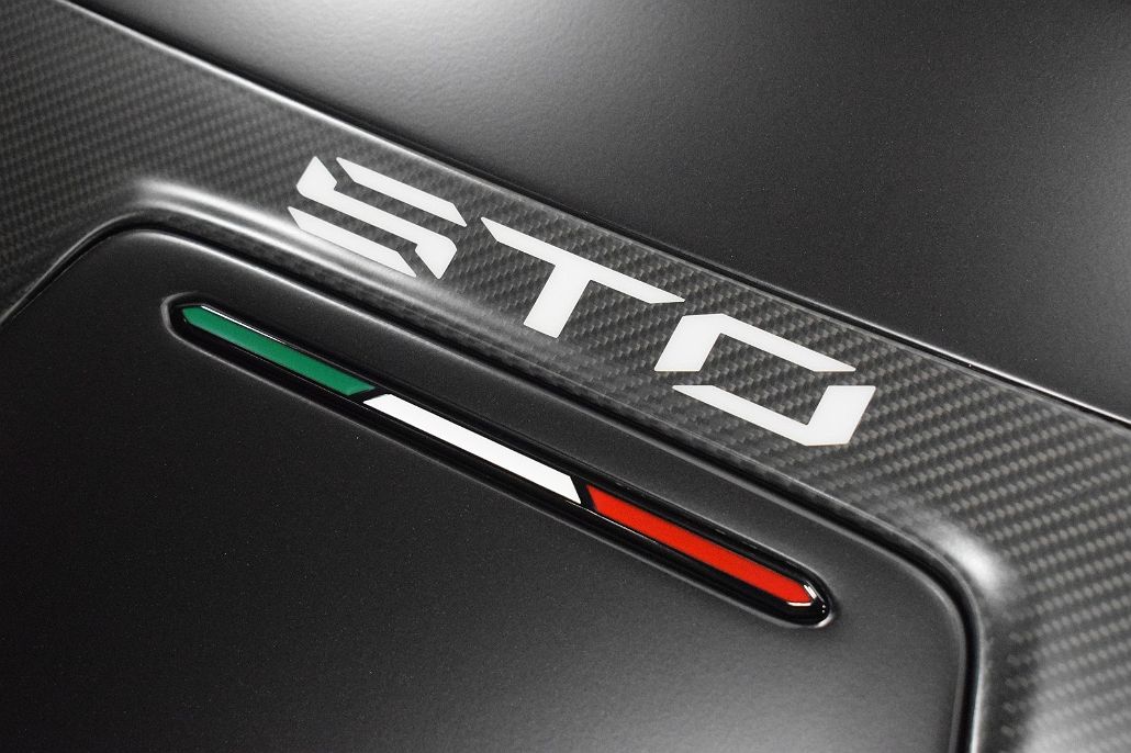2022 Lamborghini Huracan STO image 3