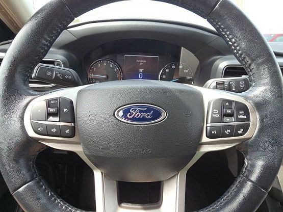 2022 Ford Explorer XLT photo 11
