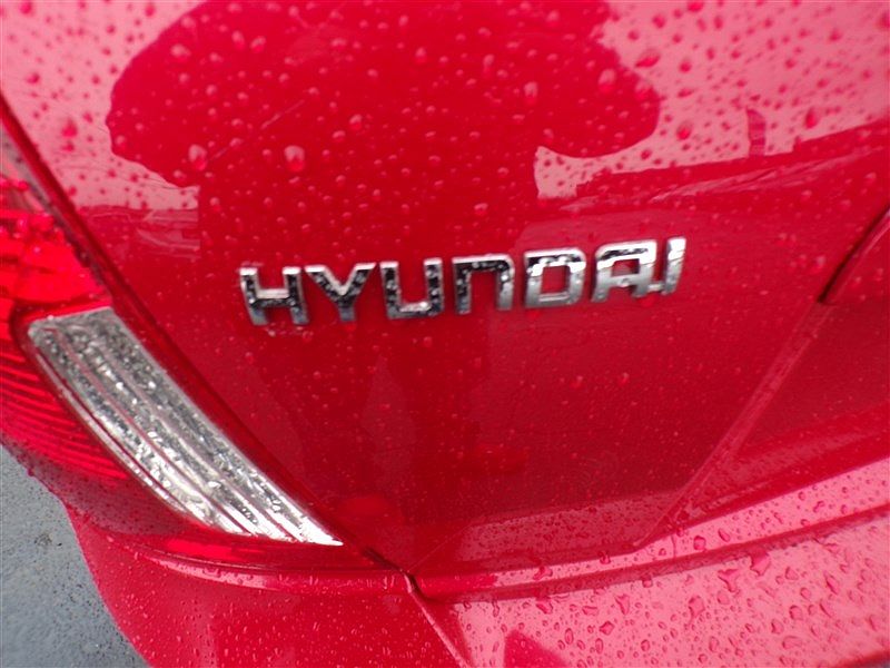 2011 Hyundai Accent GLS image 27