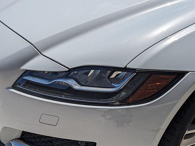2018 Jaguar XF Portfolio image 5