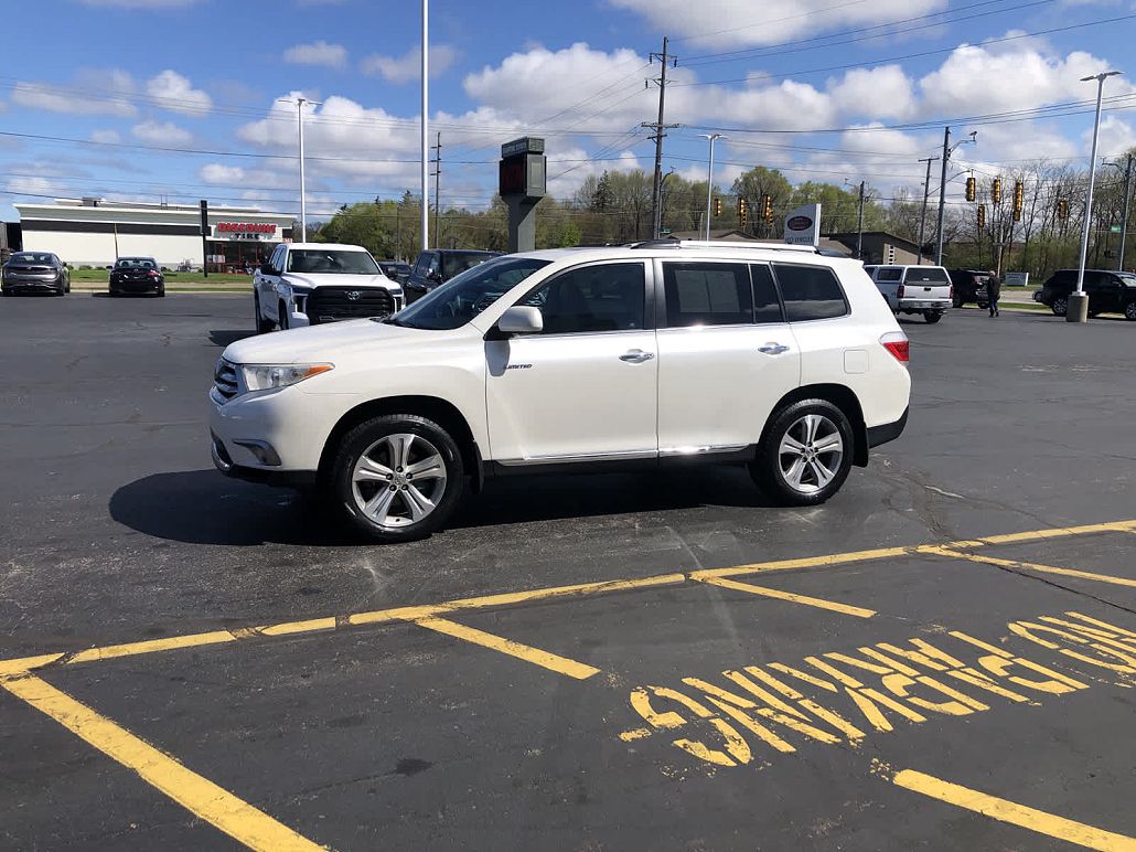 2013 Toyota Highlander Limited image 3