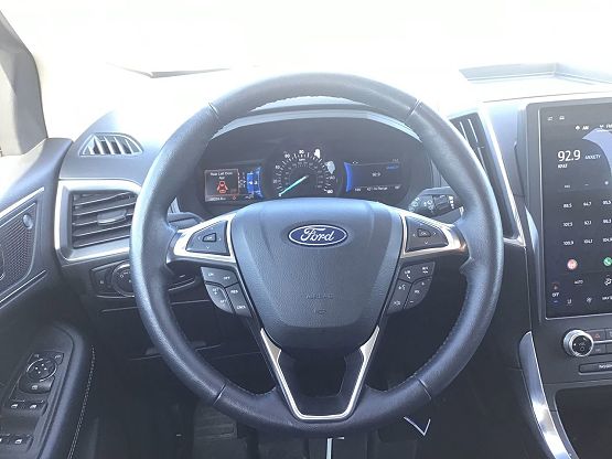 2023 Ford Edge Titanium photo 11