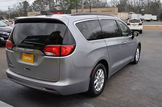 2021 Chrysler Voyager