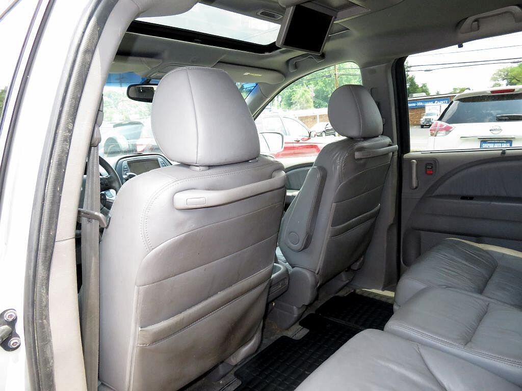 2008 Honda Odyssey Touring image 12
