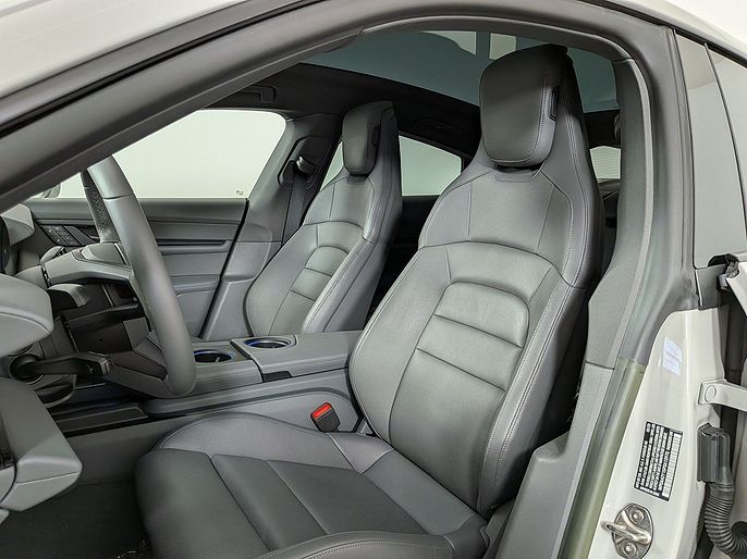 2023 Porsche Taycan