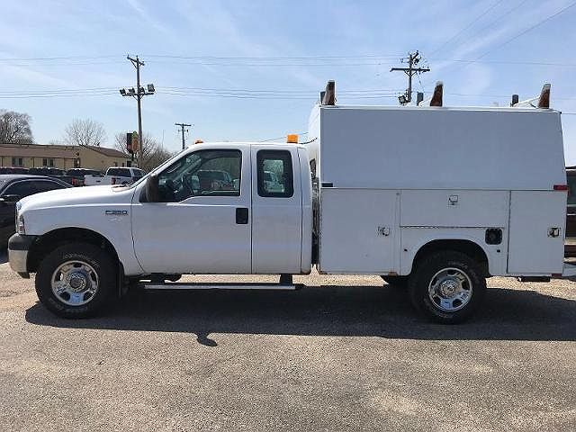 2006 Ford F-350 null image 2