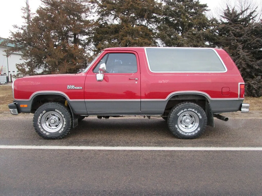 1991 Dodge Ramcharger 150 image 1