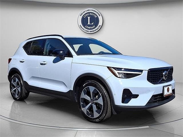 2025 Volvo XC40