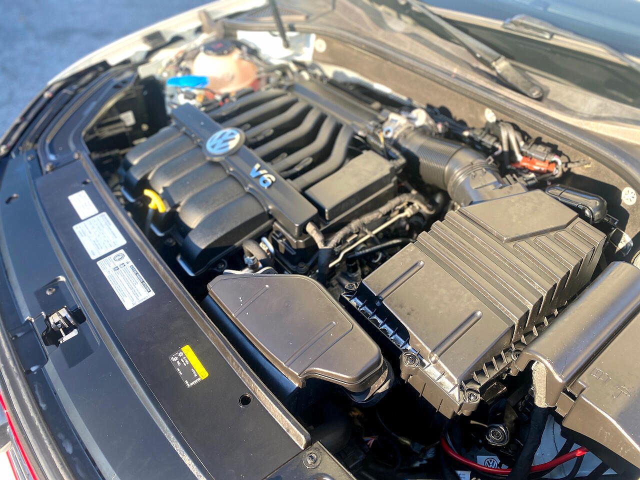 2018 Volkswagen Passat GT image 34