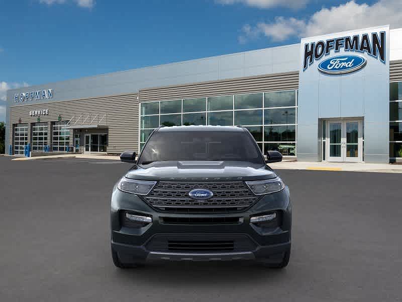 2024 Ford Explorer XLT image 1