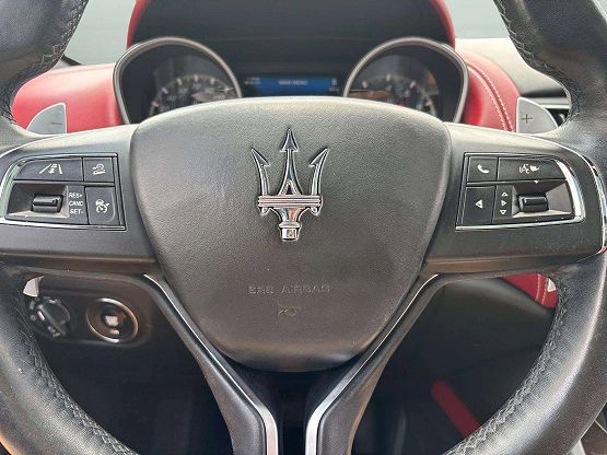 2017 Maserati Levante S photo 10