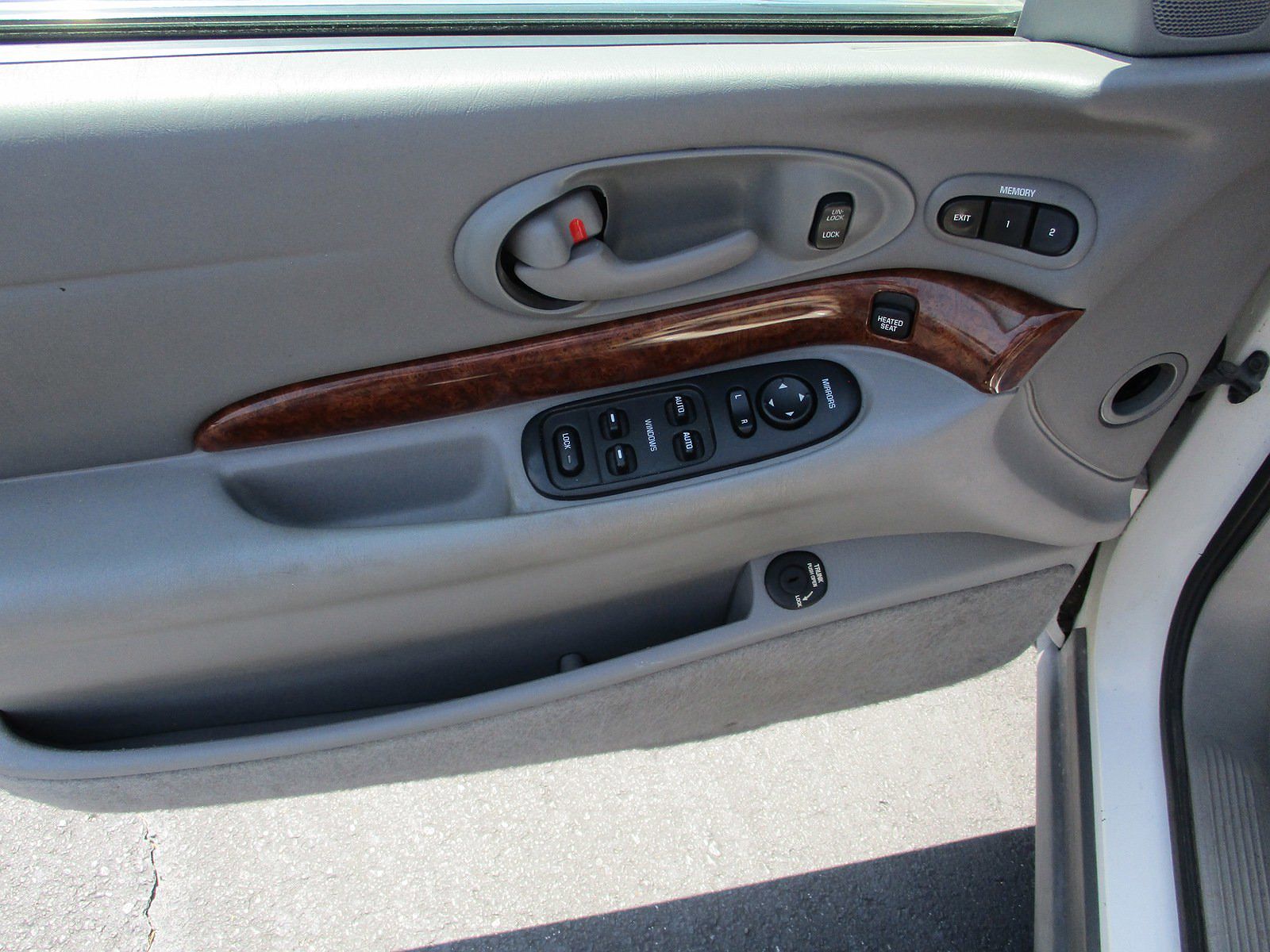 2002 Buick LeSabre Limited Edition image 10