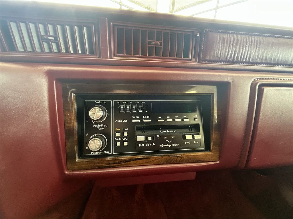 1989 Cadillac DeVille null image 15