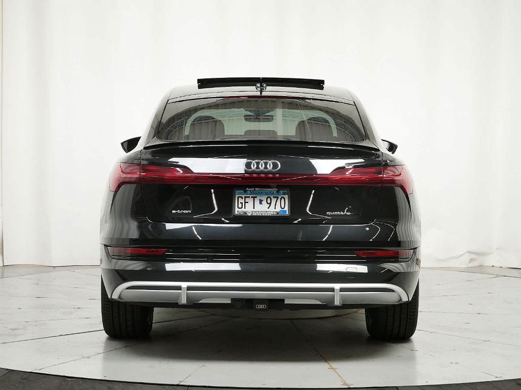 2021 Audi e-tron Premium image 4