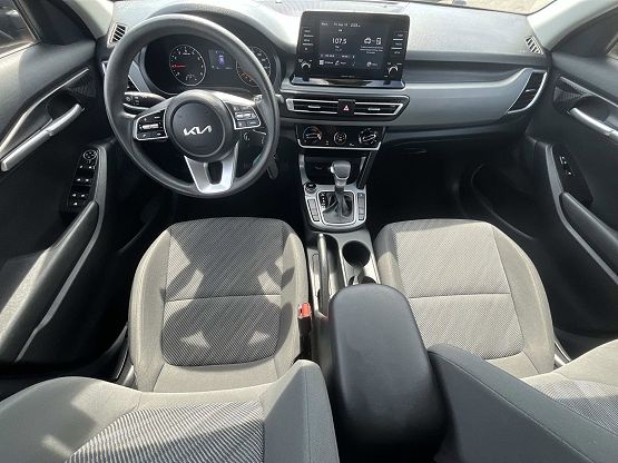 2023 Kia Seltos LX photo 10