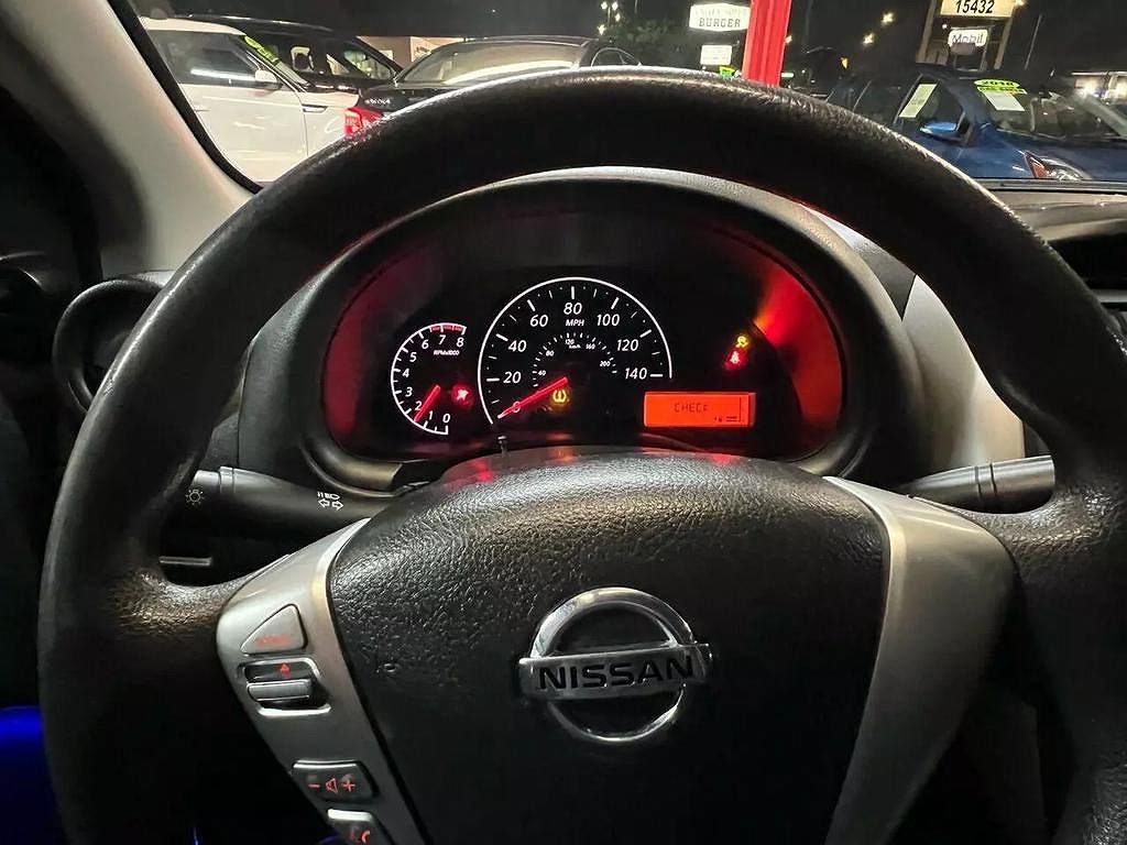 2015 Nissan Versa S Plus image 4