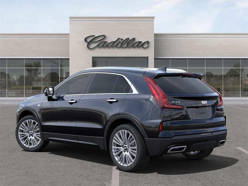 2024 Cadillac XT4 Premium Luxury image 2