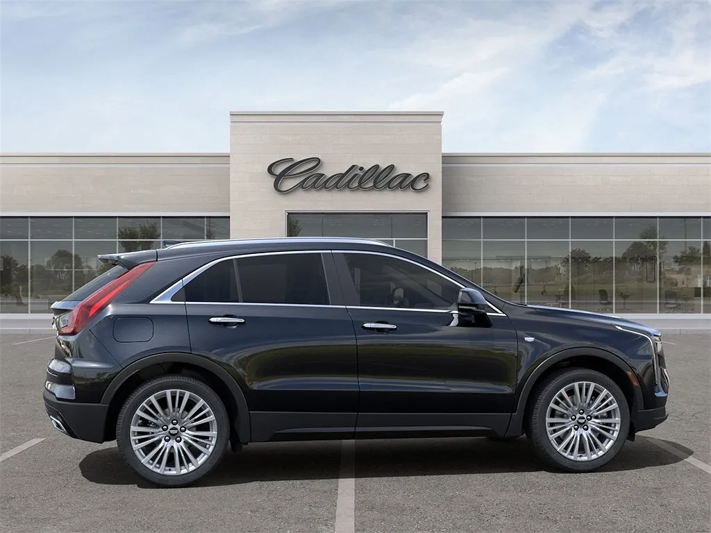 2024 Cadillac XT4 Premium Luxury image 4