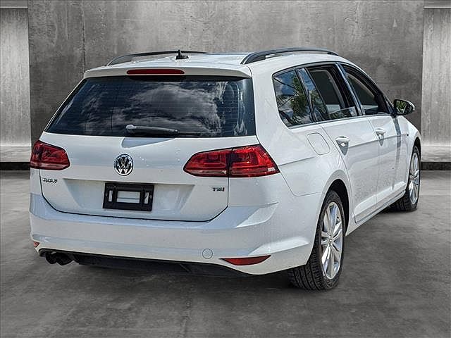 2016 Volkswagen Golf Limited Edition image 4