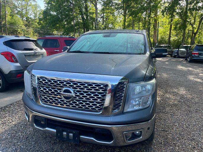 2017 Nissan Titan