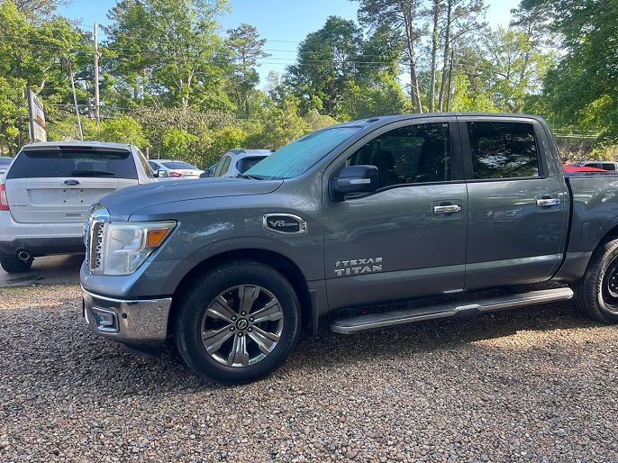 2017 Nissan Titan