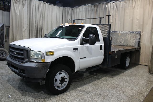 2003 Ford F-550 XL image 3