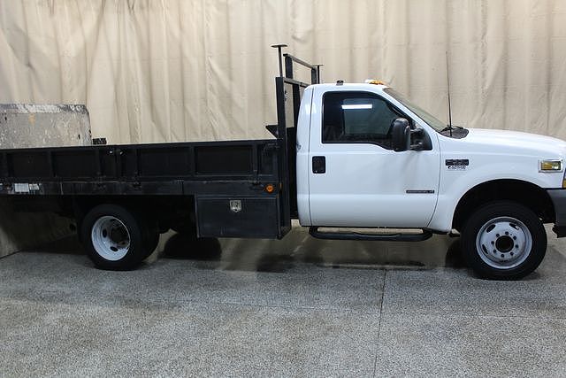 2003 Ford F-550 XL image 5
