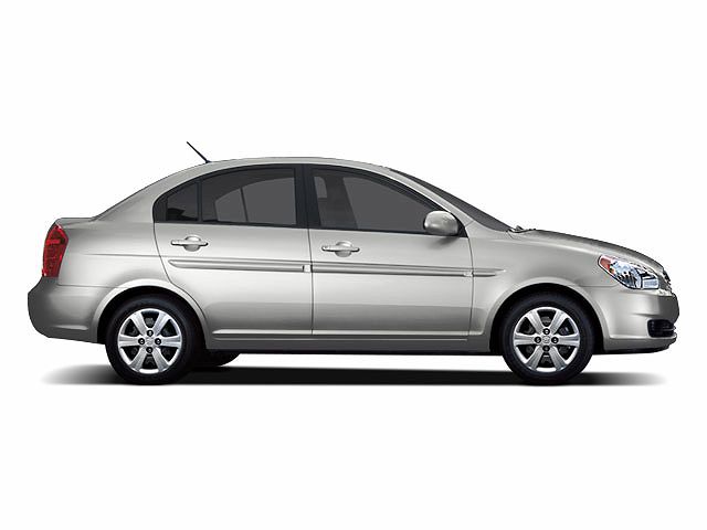 2009 Hyundai Accent GLS image 2