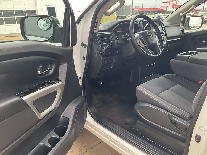 2023 Nissan Titan