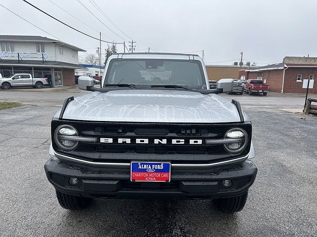 2024 Ford Bronco Outer Banks image 1
