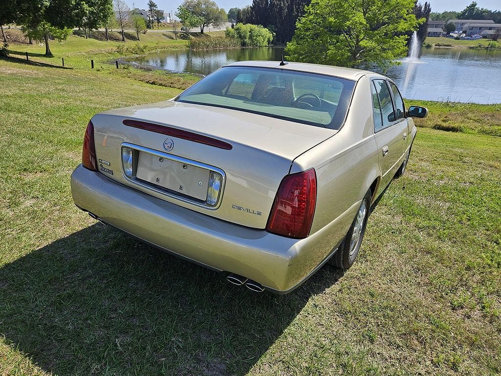 2005 Cadillac DeVille null image 3