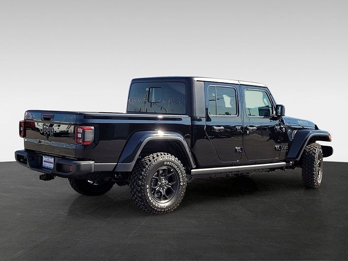 2025 Jeep Gladiator