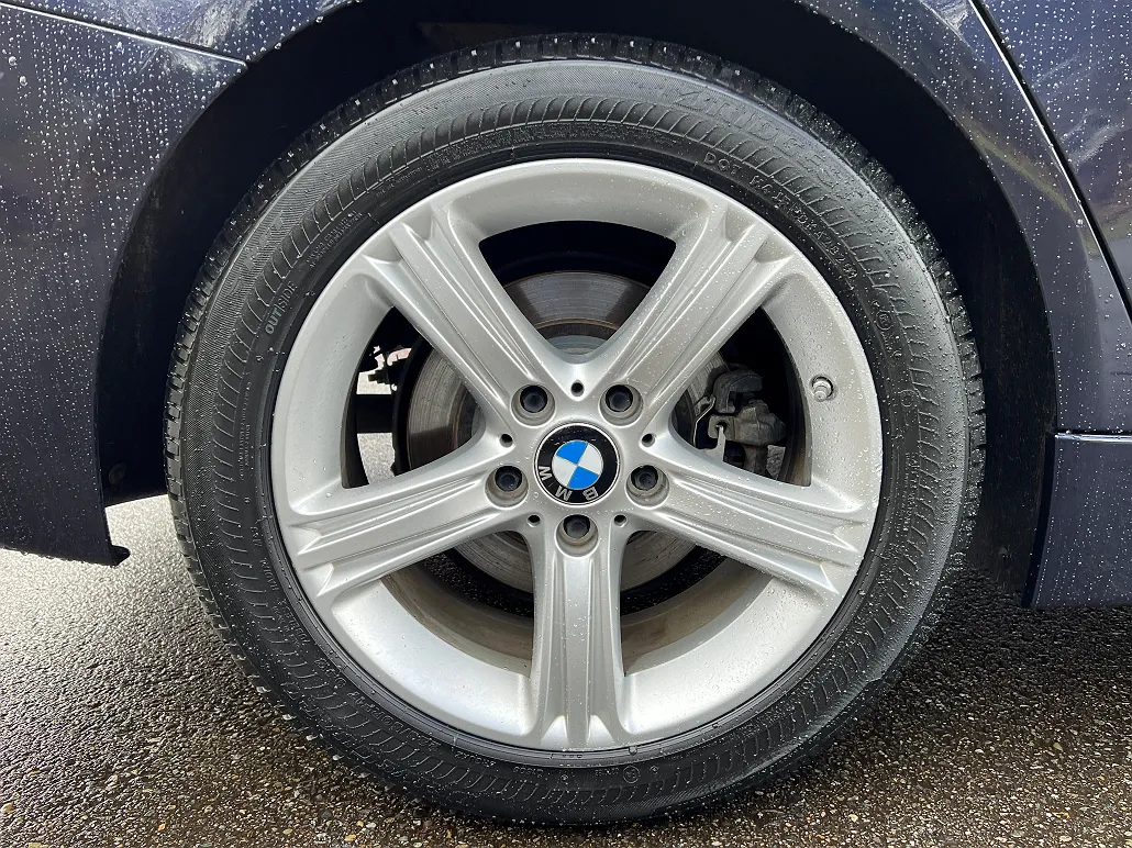 2014 BMW 3 Series 320i image 5