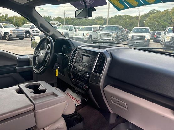2016 Ford F-150 photo 2
