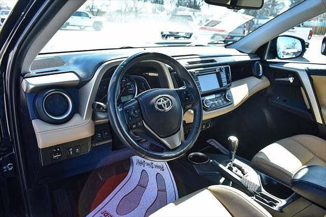 2014 Toyota RAV4 Limited Edition image 10