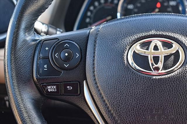 2014 Toyota RAV4 Limited Edition image 25
