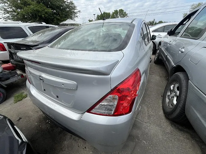 2019 Nissan Versa