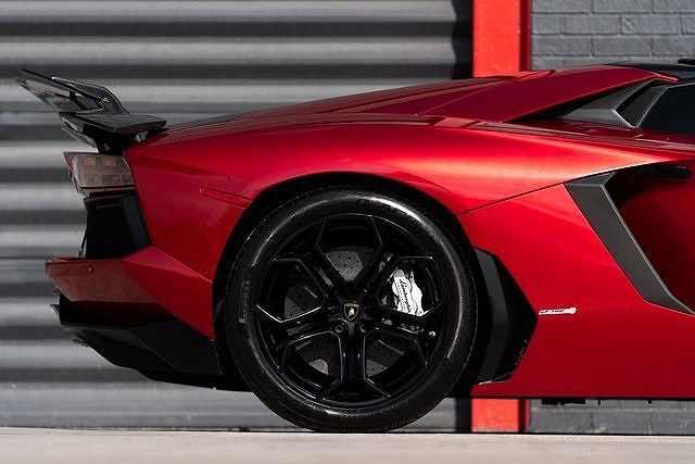 2016 Lamborghini Aventador